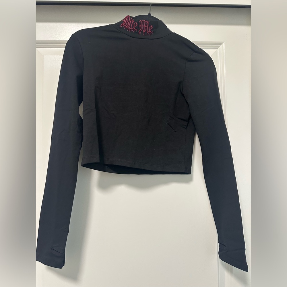 DOLLSKILL WIDOW SUCKS TO BE U MOCK NECK TEE Size Small